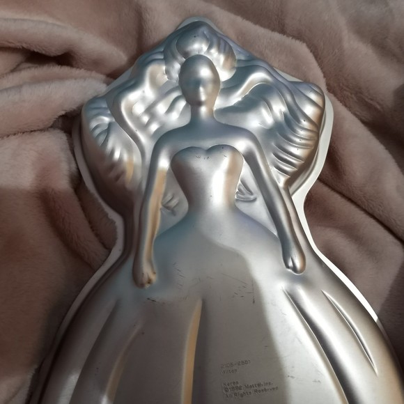 VTG Wilton Barbie Cake Pan 1992 Retro 80's 90's Kids Character Cakes Old School - Picture 5 of 10